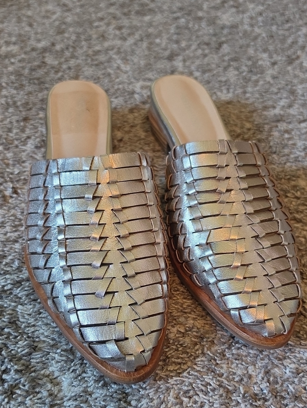 STUNNING ANTELOPE LADESSA Woven Metallic Silver Women’s Slip-On Mules